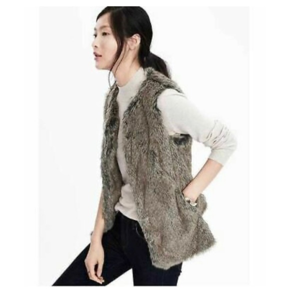 [Banana Republic] Smoky Gray Fur Vest - Picture 4 of 9